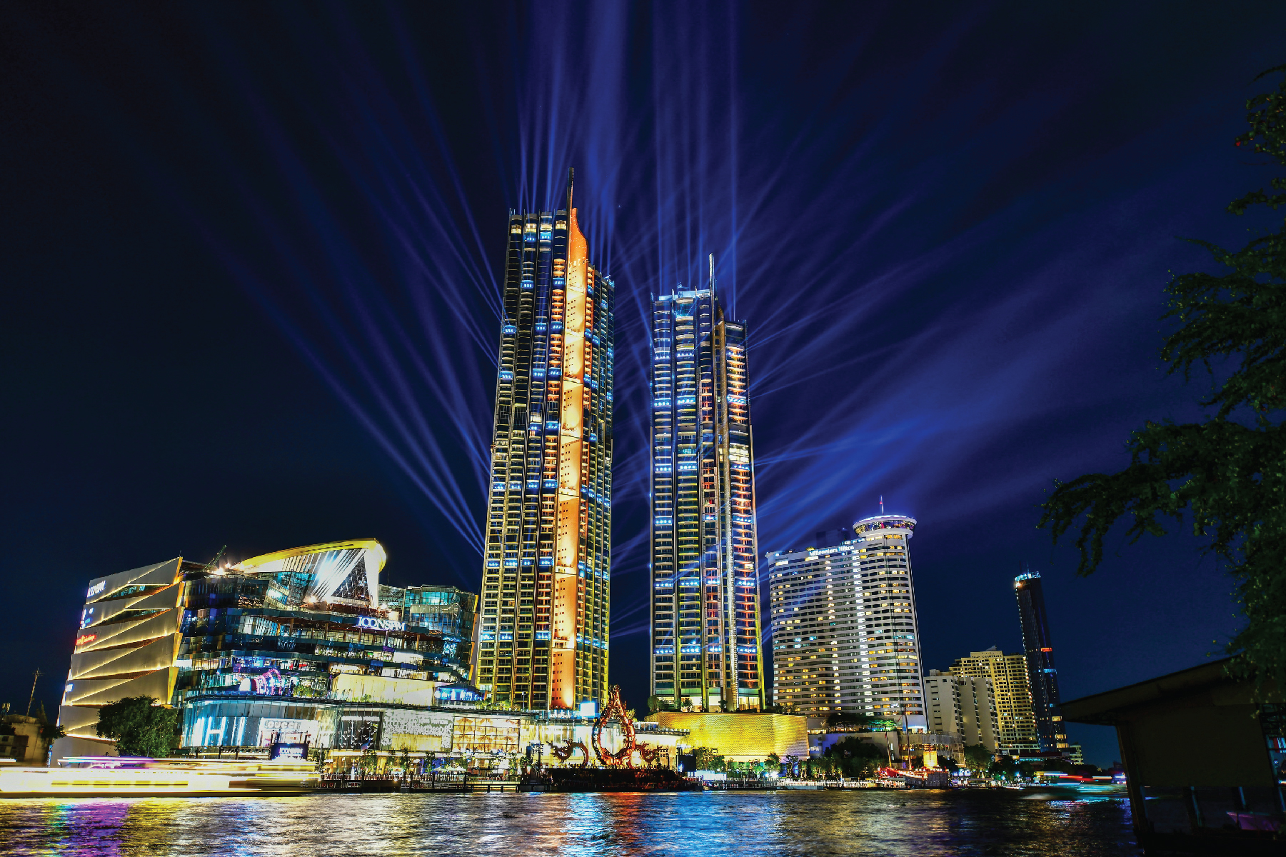 Iconsiam - Ramada Plaza by Wyndham Bangkok Menam Riverside